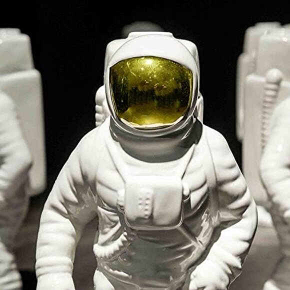 Astronaut Spaceman Ceramic Vase - Picture 7 of 8